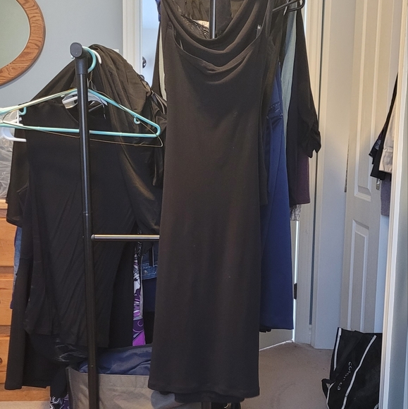 Le Chateau Formal Dress - Picture 4 of 5